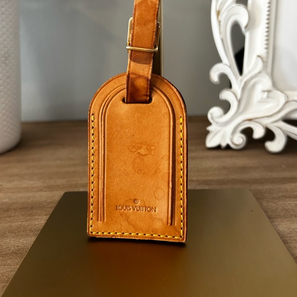 AUTHENTIC LV NAME TAGS - Picture 12 of 15